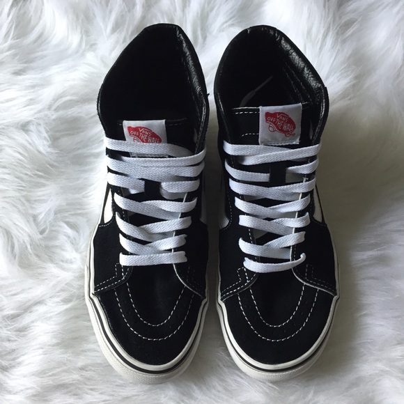 SOLD! Vans Black Sk8-Hi Skate Shoes Women’s 8 - Picture 2 of 8